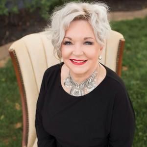 Meet your Posher, Deborah